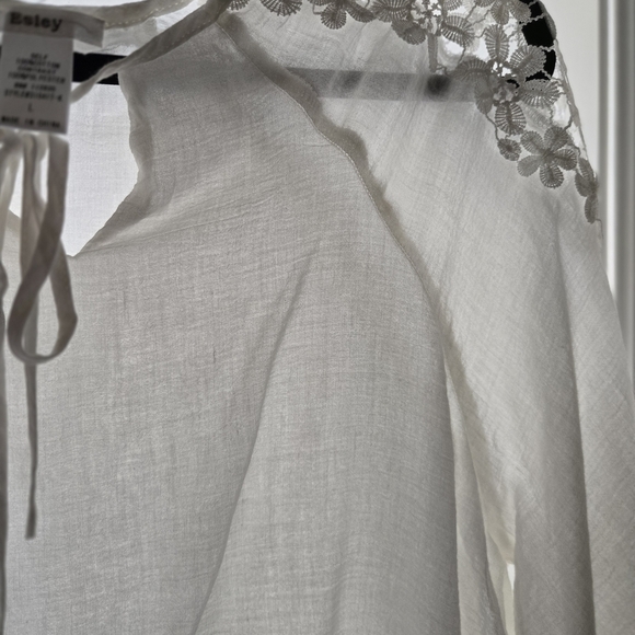 Esley Elegant White Lace Women's Top - Large - Picture 4 of 4